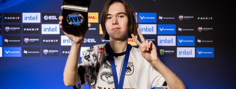 Месячный отпуск для профессиональных игроков в Counter-Strike 2