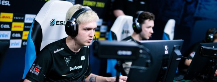 Обзор второго игрового дня YaLLa Compass 2024: какие команды прошли в плей-офф?