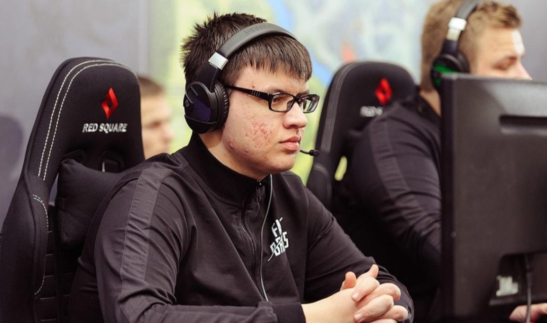 Petushara о выборе аспекта для Bristleback: «Всё зависит от героев в команде»