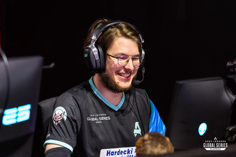 Интервью с ojrein о его эмоциях на EWC 2024 по Apex Legends