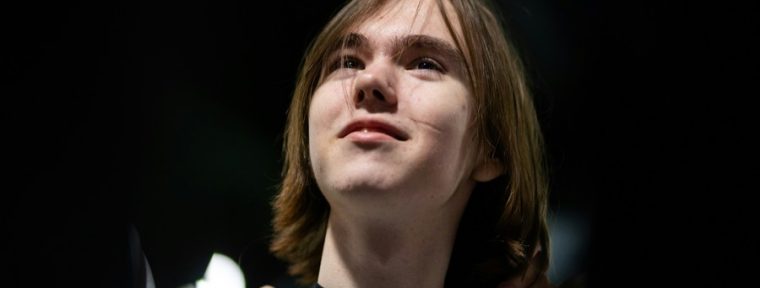 Donk — единственный игрок ESL S20, который в среднем делает один фраг за раунд