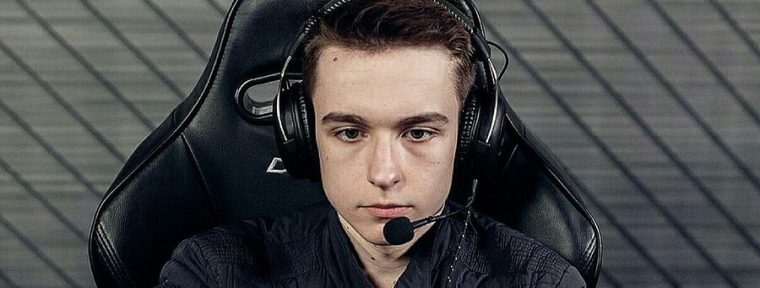 Smilling Knight: «Мне кажется, в Доте добавят слот для варда»