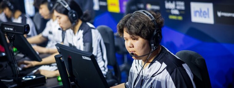 TheMongolz побеждают Eternal Fire в плей-офф стадии IEM Katowice 2025