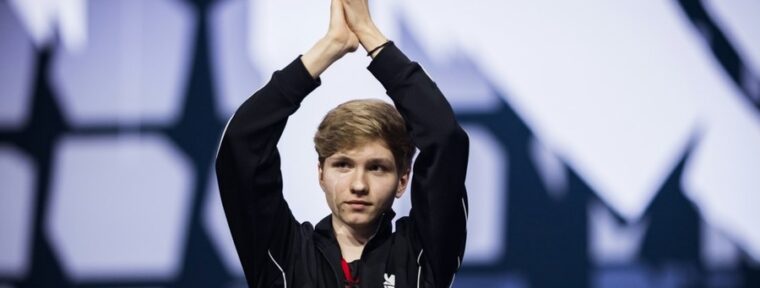 M0NESY официально присоединился к Team Falcons