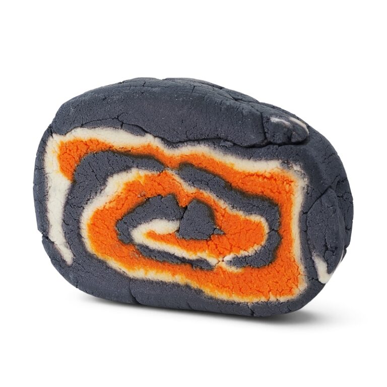 Коллаборация OOMPH x "Зайчик"